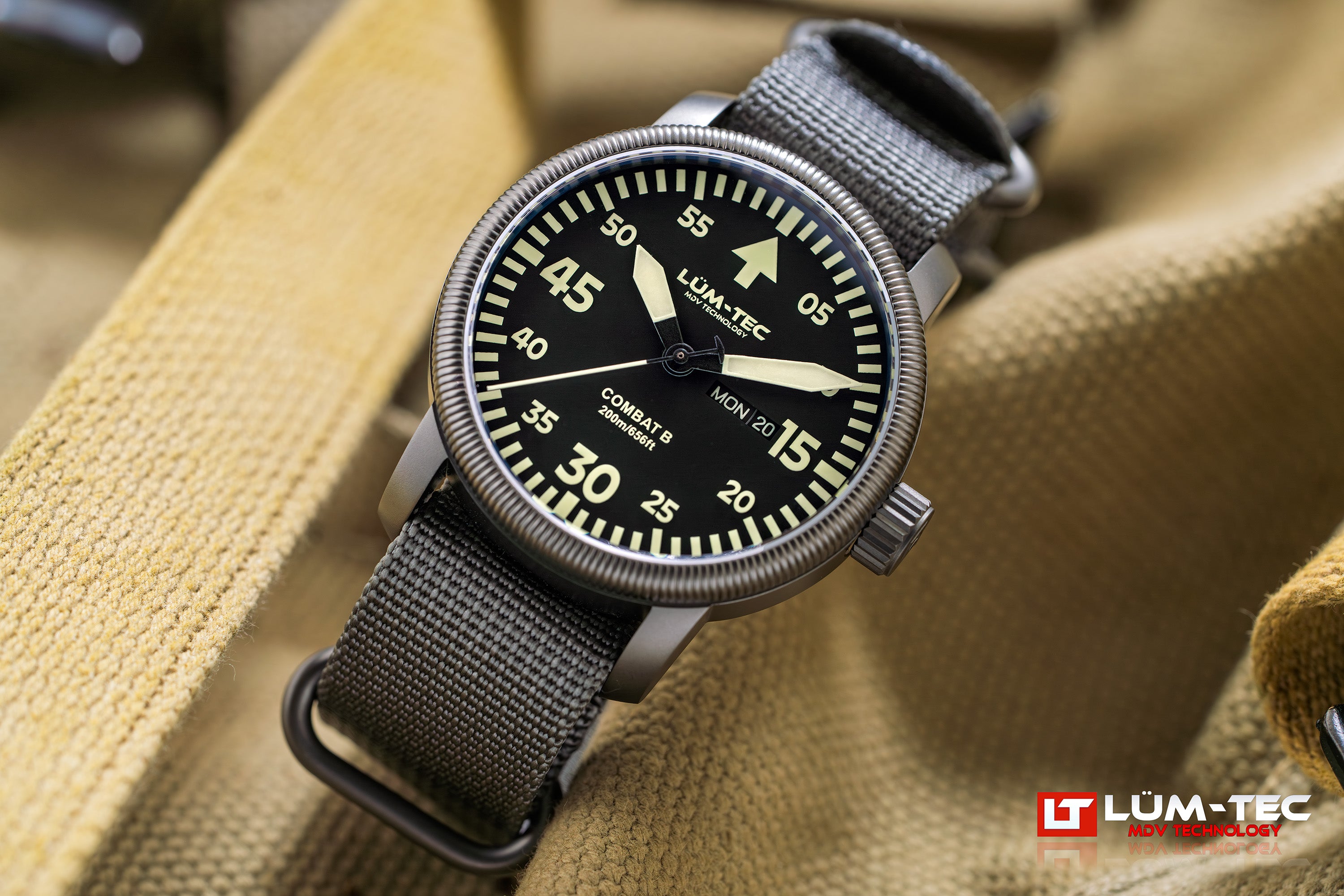 LUMB Combat B68 Day Date – LÜM-TEC