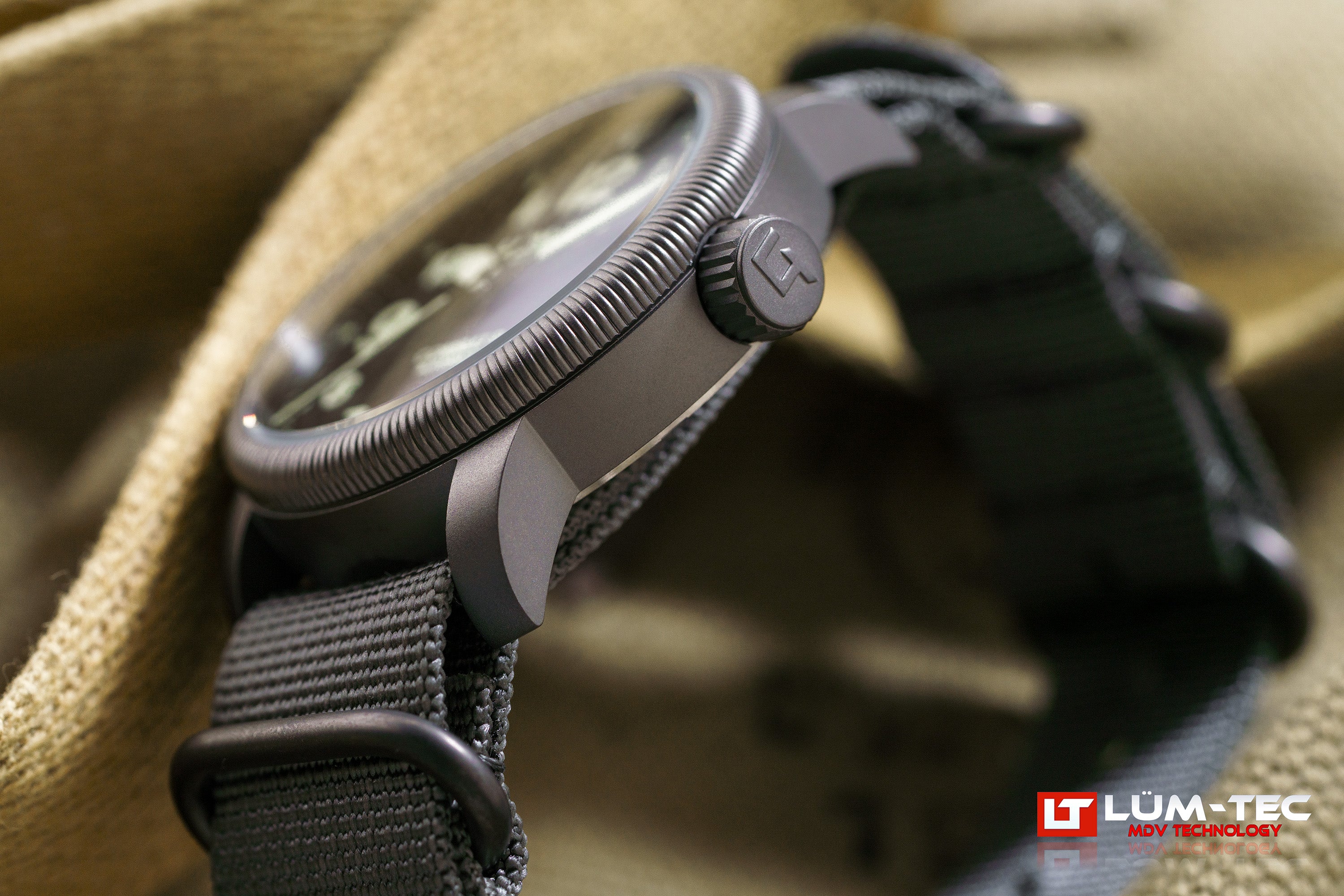 Combat B69 Automatic – LÜM-TEC